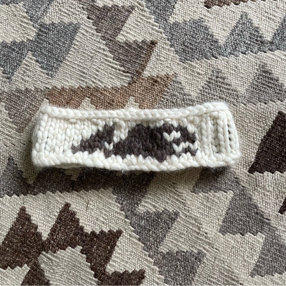 Hand knit whale headband - Picture 2 of 5